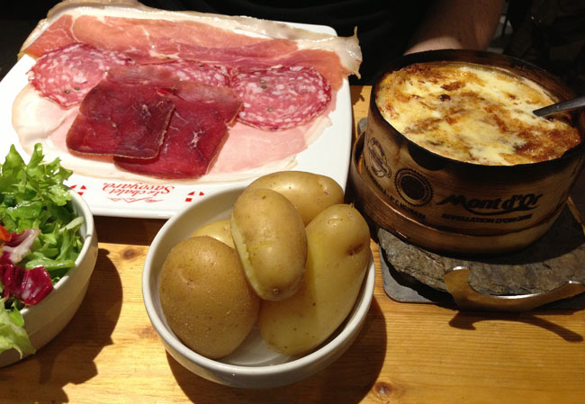 La raclette en Suisse